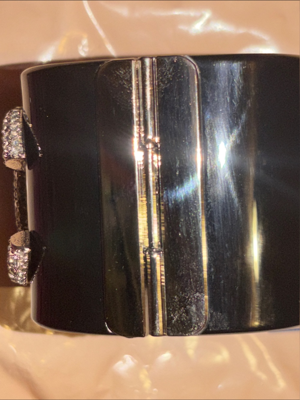 🆕!!!🪩 CHANEL CC Cuff + Box 📦 10/10 🪩 - Picture 7 of 10